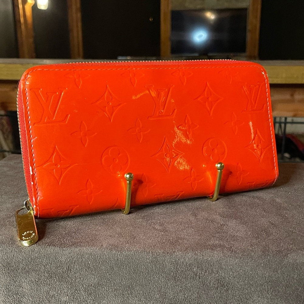 Louis Vuitton orange vernis zip wallet